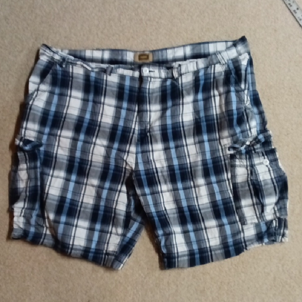 The Foundry Supply Co. Men's Blue & White Plaid Cargo Shorts
